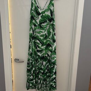 Elegant Green Leaf Print Maxi Dress